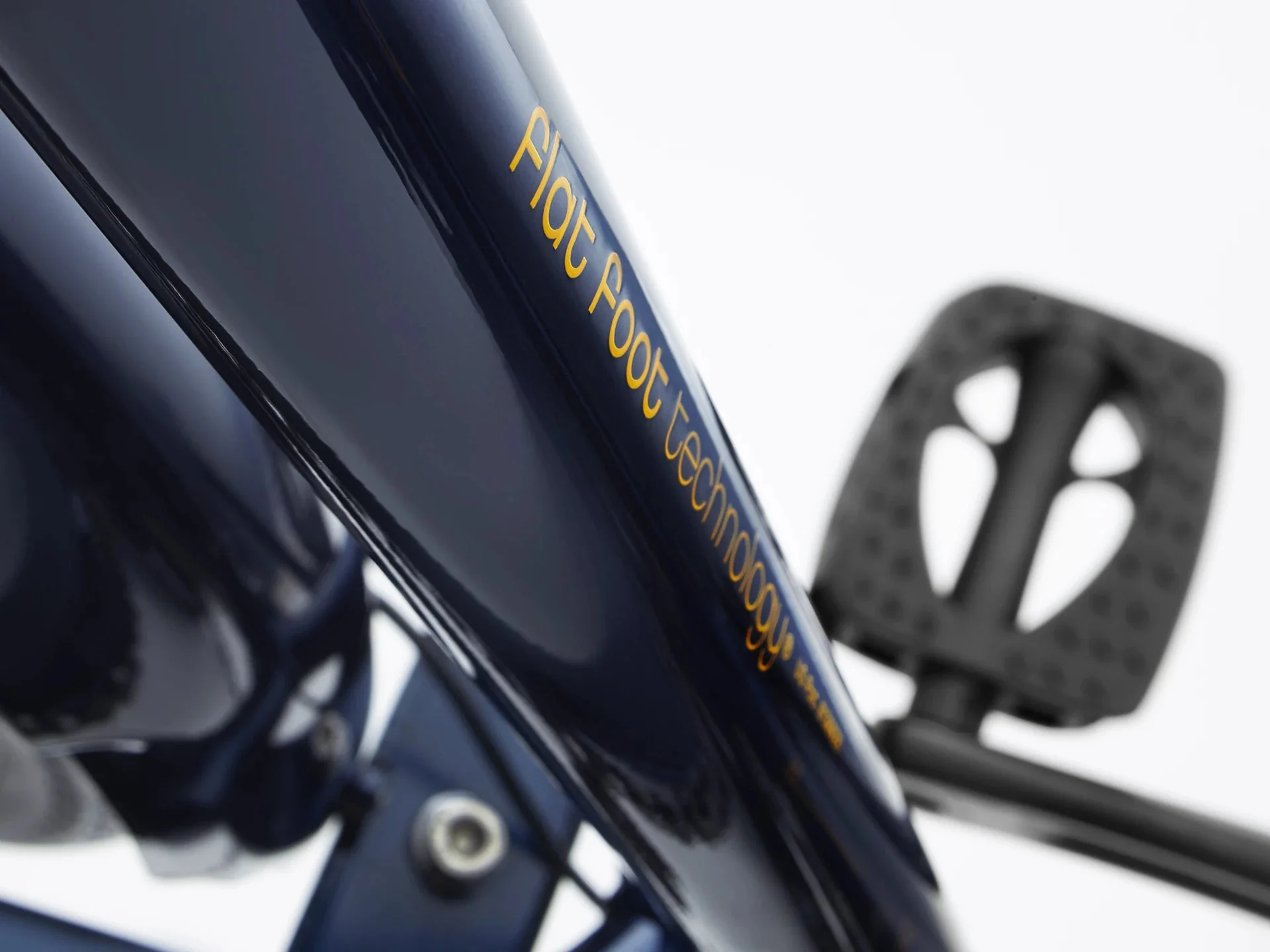 Electra Townie 7D EQ Step Over Bike - Image 3
