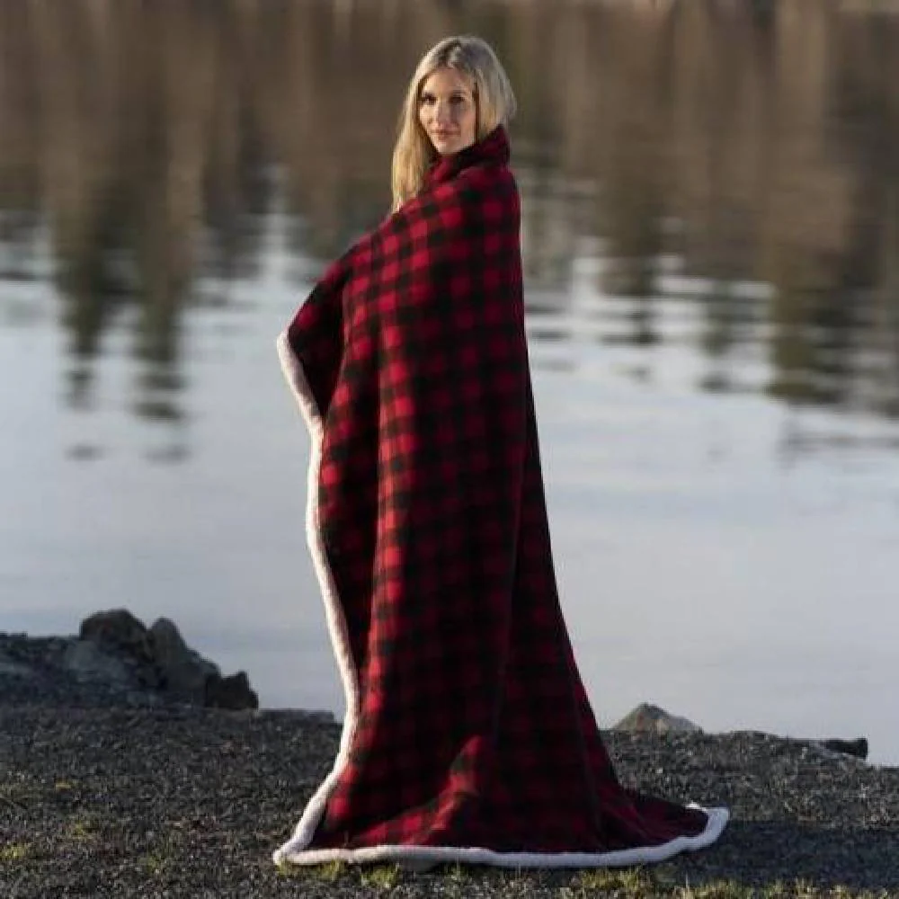 Kuma Lumberjack Sherpa Throw - Image 3